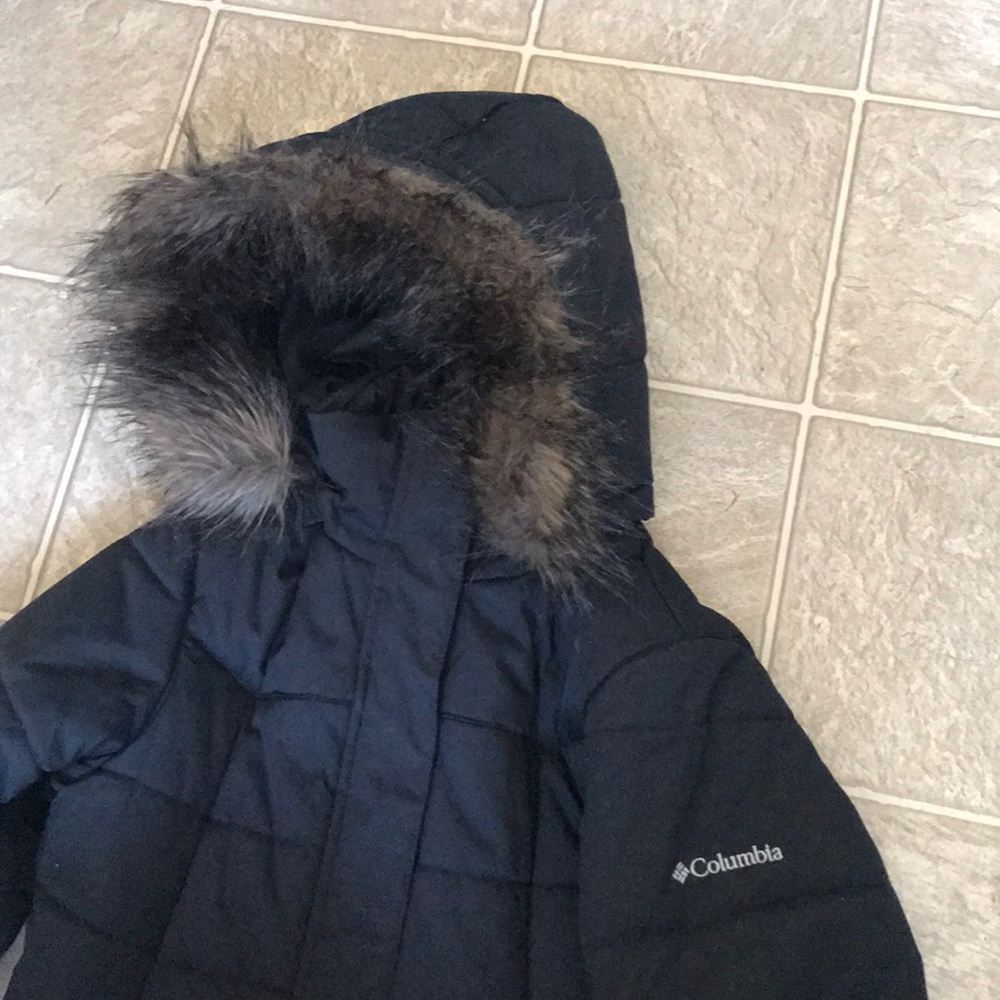Columbia Women’s Winter Jacket - Picture 2 of 3